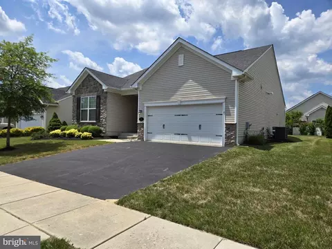 21 Pine Valley Rd, Berlin, NJ 08009