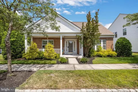 1 Hillard Dr, Voorhees, NJ 08043