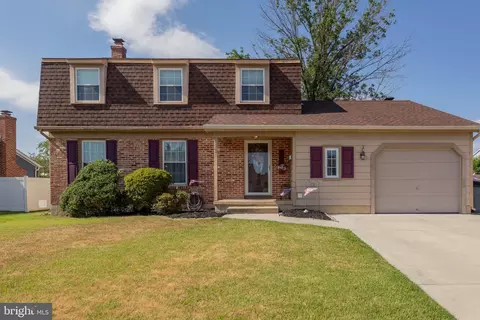 817 Cotswold Rd, Somerdale, NJ 08083