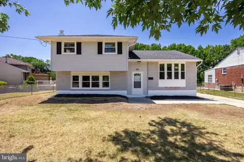 701 Dettmar Ter, Runnemede, NJ 08078