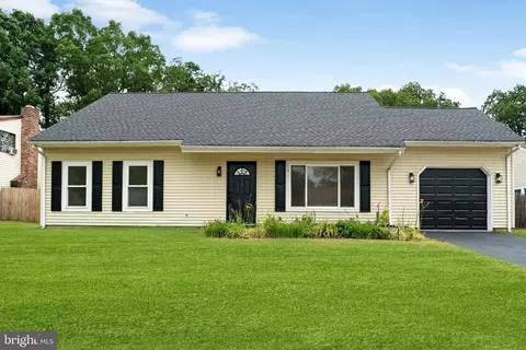 15 Eastmont Ln, Sicklerville, NJ 08081