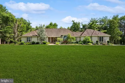 212 Greenwood Ln, Hammonton, NJ 08037