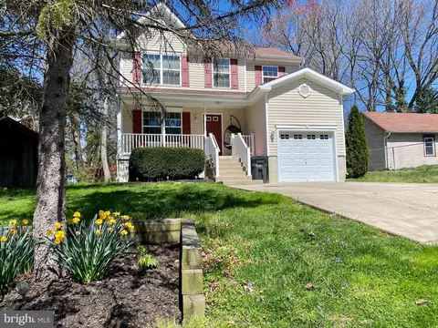 221 Lakeside Ave, Blackwood, NJ 08012