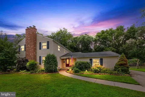 320 Randle Ct, Cherry Hill, NJ 08034