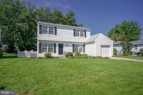 2751 Pettit Ln, Pennsauken, NJ 08109