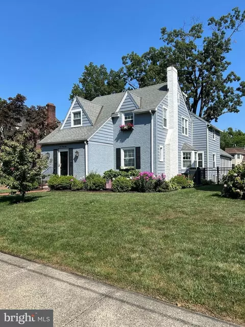 528 Woodland Ave, Haddonfield, NJ 08033