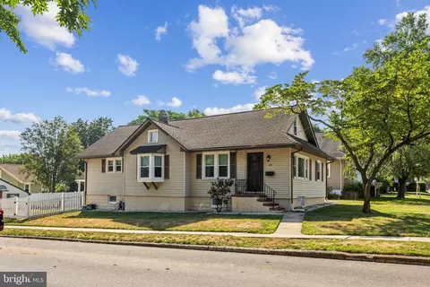 233 Cedarcroft Ave, Audubon, NJ 08106