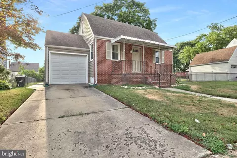 6 Park Dr, Bellmawr, NJ 08031