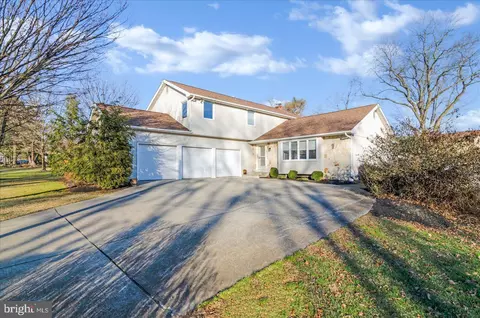 414 Country Club Dr, Cherry Hill, NJ 08003