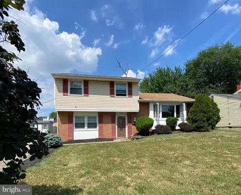 5423 Royal Ave, Pennsauken, NJ 08109
