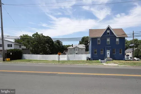 7327 River Rd, Pennsauken, NJ 08110