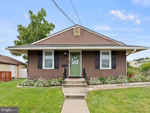 819 Velde Ave, Pennsauken, NJ 08110
