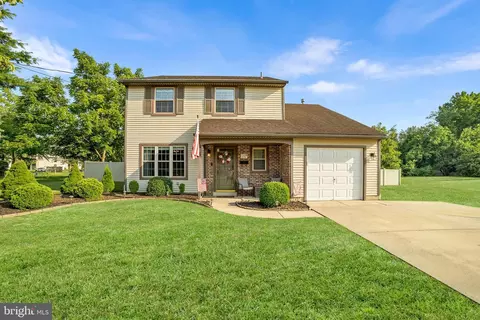 5 Leroy Ave, Berlin, NJ 08009