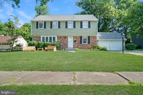 360 Wayland Rd, Cherry Hill, NJ 08034