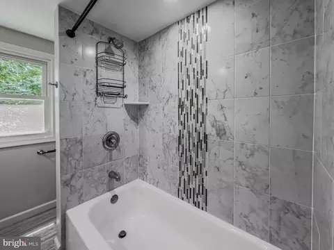 Bath - 116 10th Ave, Glendora, NJ 08029 photo 4 of 7