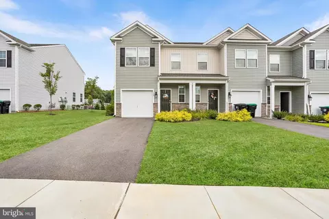 108 Sickler Ct, Sicklerville, NJ 08081
