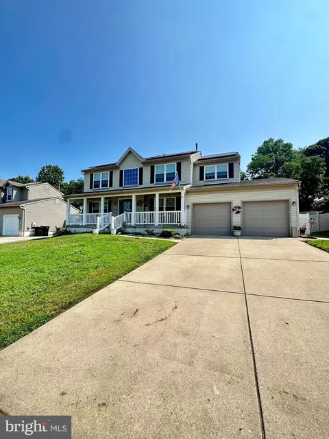 10 Autumn Ct, Blackwood, NJ 08012