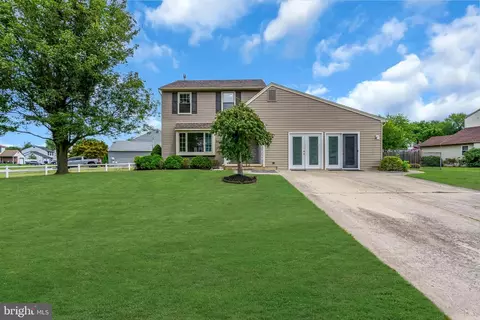 1 Devonshire Ct, Sicklerville, NJ 08081