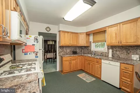 Kitchen - 41 Jefferson Dr, Clementon, NJ 08021 photo 4 of 4
