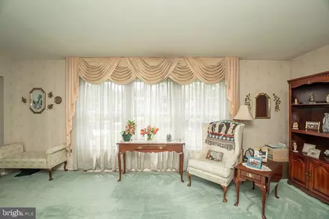 Living - 41 Jefferson Dr, Clementon, NJ 08021 photo 7 of 7