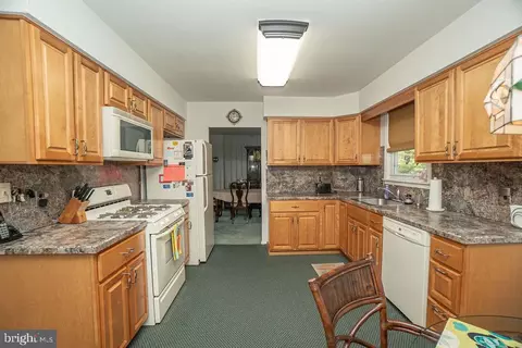 Kitchen - 41 Jefferson Dr, Clementon, NJ 08021 photo 2 of 4