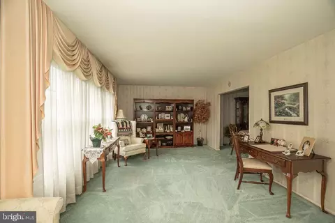 Living - 41 Jefferson Dr, Clementon, NJ 08021 photo 4 of 7