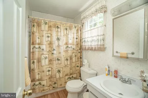 Bath - 41 Jefferson Dr, Clementon, NJ 08021 photo 1 of 2