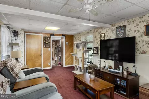 Entry Way - 89 E 9th Ave, Pine Hill, NJ 08021 photo 1 of 7