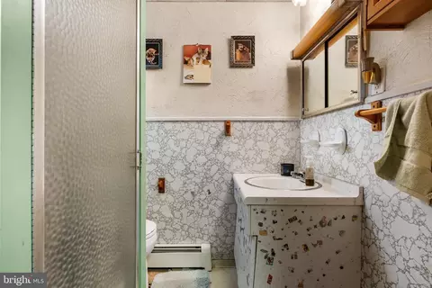 Bath - 89 E 9th Ave, Pine Hill, NJ 08021 photo 1 of 1
