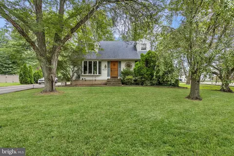 125 E Williams Ave, Barrington, NJ 08007