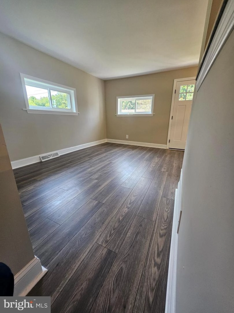 Living - 335 10th Ave, Lindenwold, NJ 08021 photo 1 of 1
