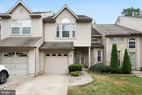 64 Smokey Run Dr, Berlin, NJ 08009