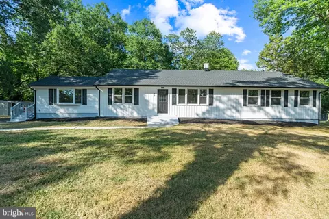 30 Elm Ave, Somerdale, NJ 08083