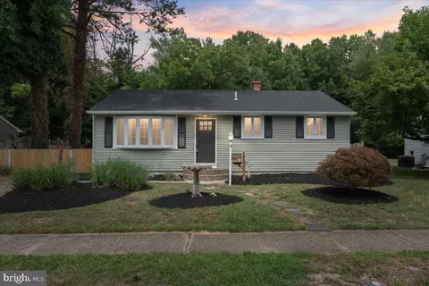 729 Aston Martin Dr, Lindenwold, NJ 08021
