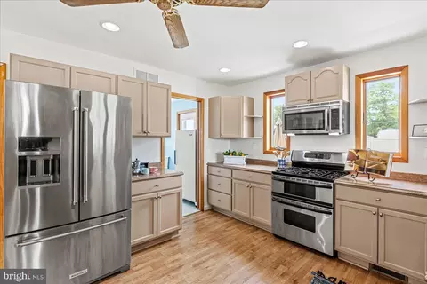 111 Evesham Rd, Runnemede, NJ 08078 photo 14
