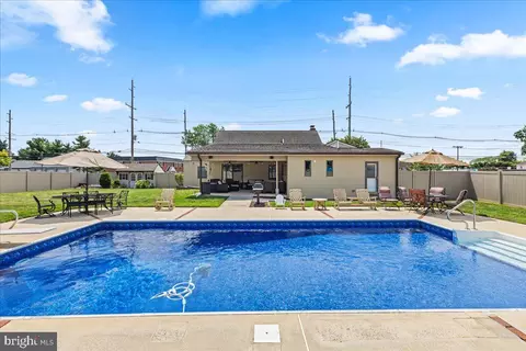 111 Evesham Rd, Runnemede, NJ 08078 photo 33