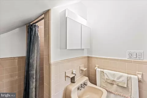 111 Evesham Rd, Runnemede, NJ 08078 photo 25