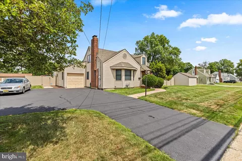 111 Evesham Rd, Runnemede, NJ 08078 photo 2