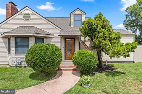 111 Evesham Rd, Runnemede, NJ 08078 photo 3