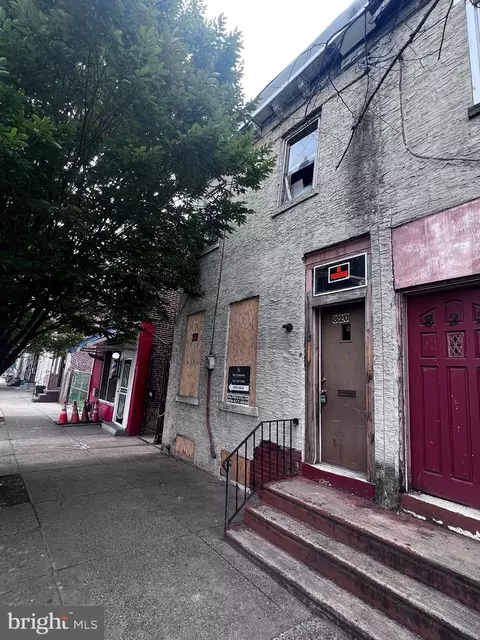 820 S 6th St, Camden, NJ 08103