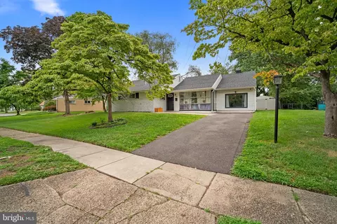508 Forest Rd, Cherry Hill, NJ 08034