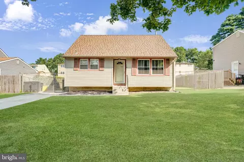 24 Lincoln Ave, Sicklerville, NJ 08081