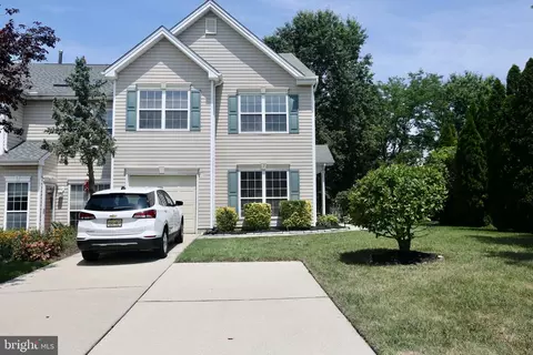 7 Sawgrass Ct, Blackwood, NJ 08012