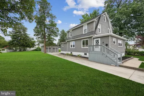 318 Walnut Ave, Gloucester City, NJ 08030