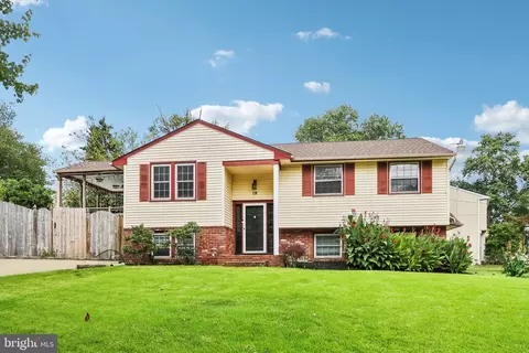 19 Hillcrest Rd, Stratford, NJ 08084