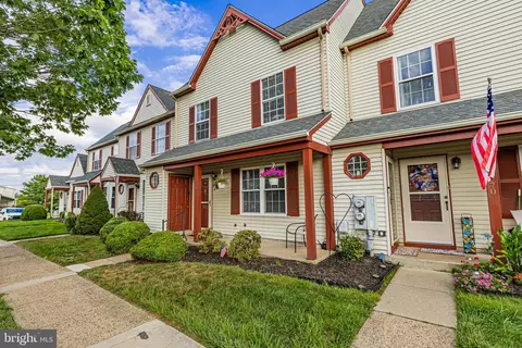 276 Knoll Dr, Blackwood, NJ 08012