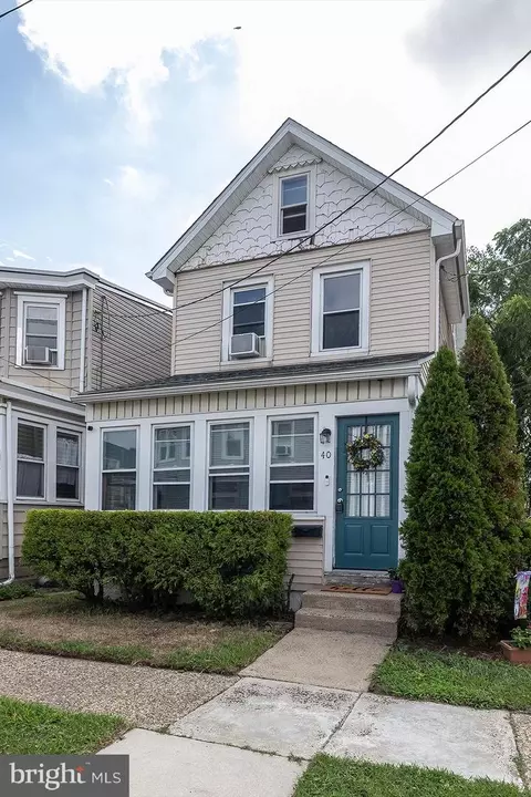 40 Champion Rd, Gloucester City, NJ 08030