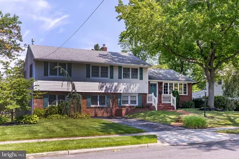 3 Brookfield Ct, Cherry Hill, NJ 08034