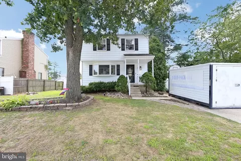 3 Doe Dr, Blackwood, NJ 08012