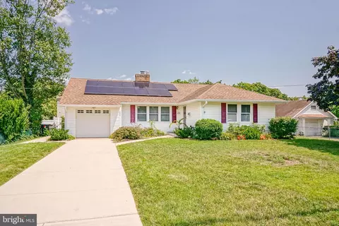 208 3rd Ave, West Berlin, NJ 08091